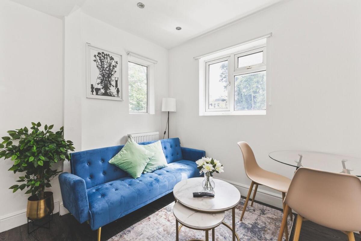 Modern 2bed flat near station - COU B - Chambres d’hôtes Coulsdon