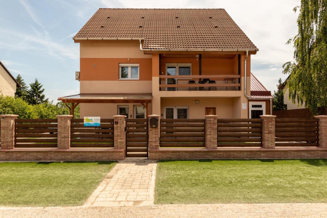 Tengercsillag Vendégház - B&B