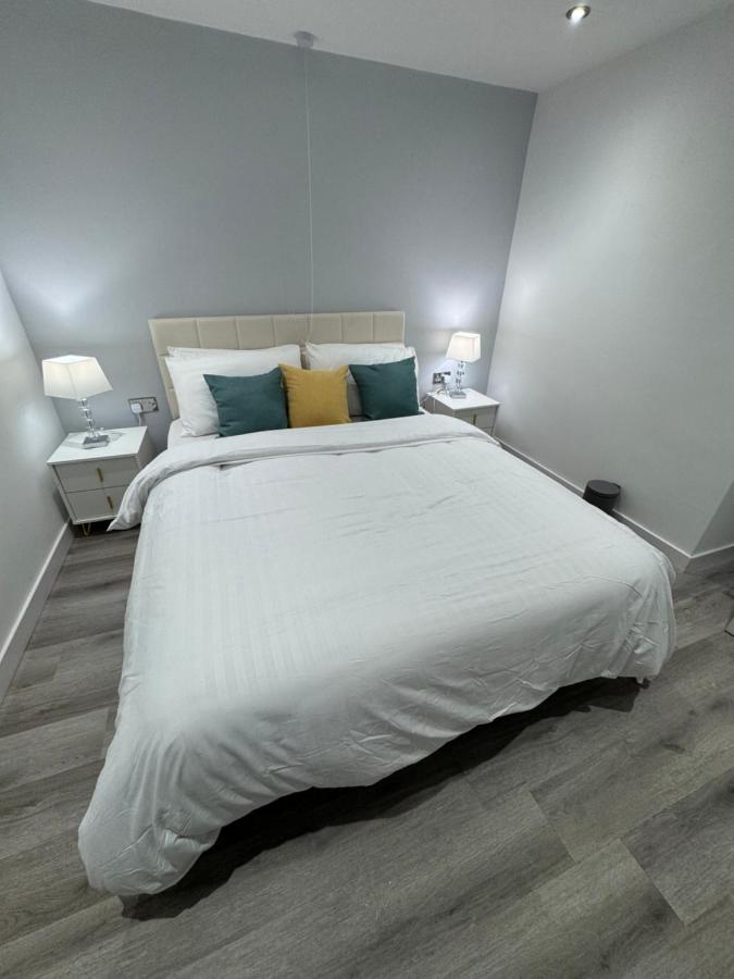 Sole Diamond Home - Ferienwohnung Stoke-on-Trent