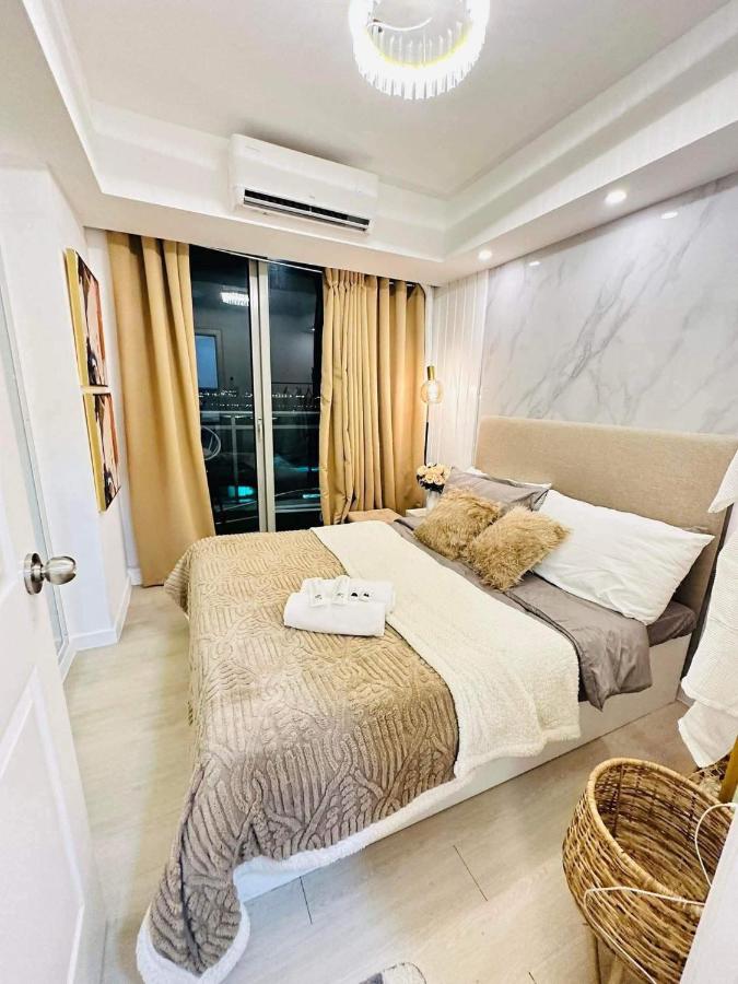 Comfy Corner Staycation - Azure - B&B