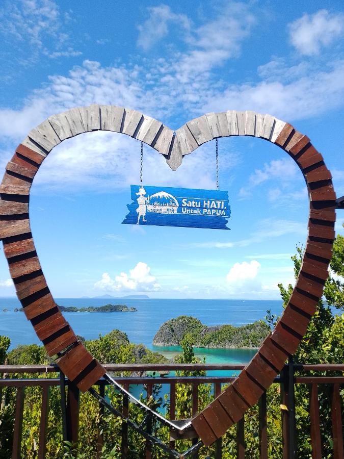 Homestay Yenbeyar Raja Ampat - Bed and Breakfast Urfu