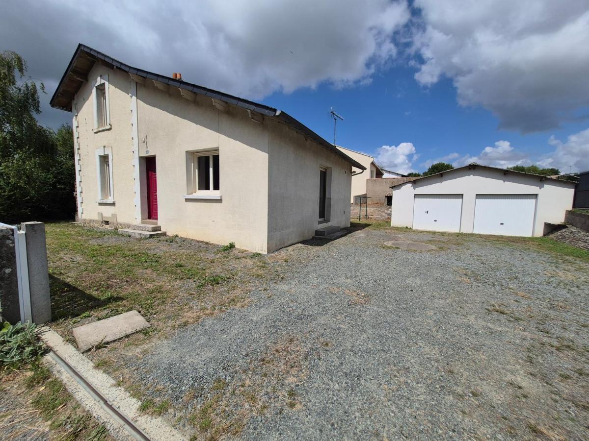 Maison de Gare, 8 personnes, 20 min Puy du F - B&B