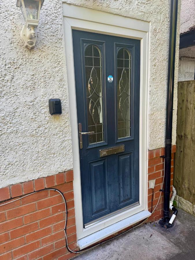 Birmingham Central Spacious Studio flat WiFi Parking - B&B Birmingham