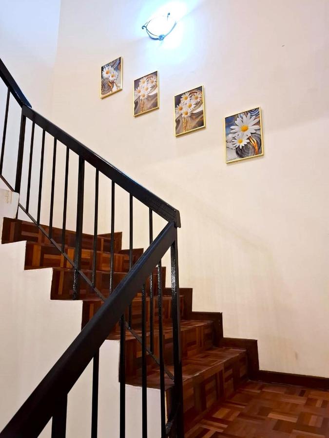 5-BEDROOM FERRINGHI HOUSE with WIFI , NETFLIX , BBQ SET , 5 MINUTES WALK to BEACH - B&B