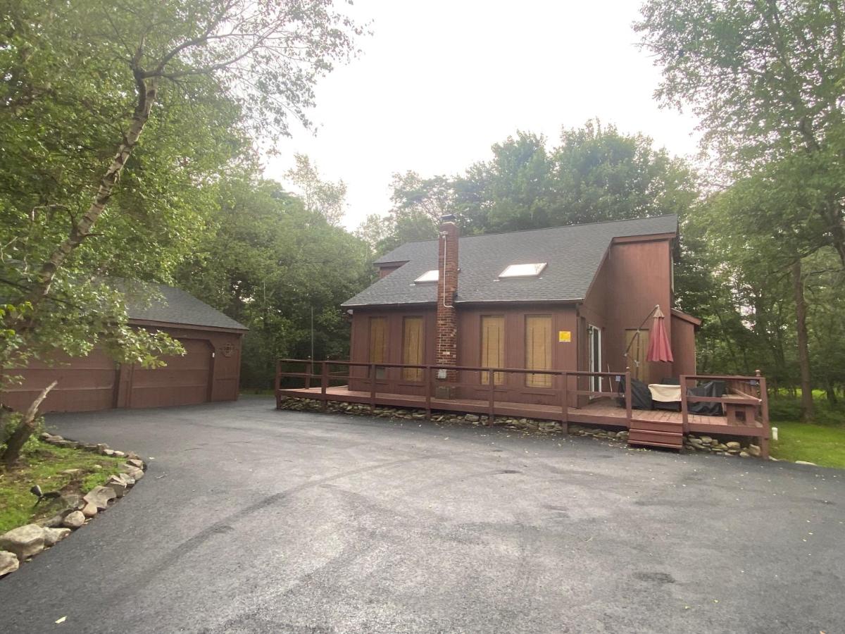 Ash Cottage in Poconos near Camelback & Kalahari - B&B Long Pond