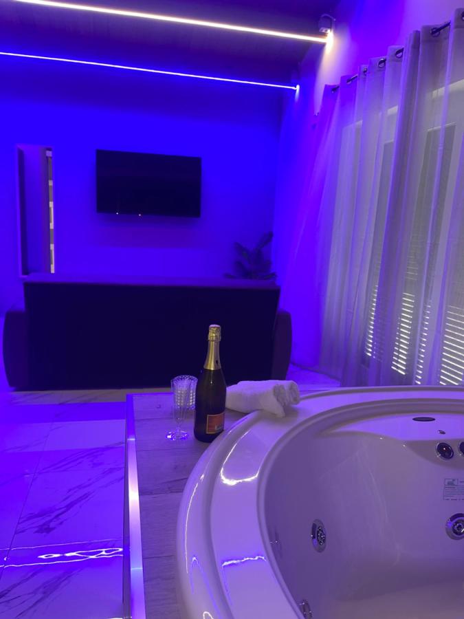 Deluxe Suite mit Whirlpool-Badewanne