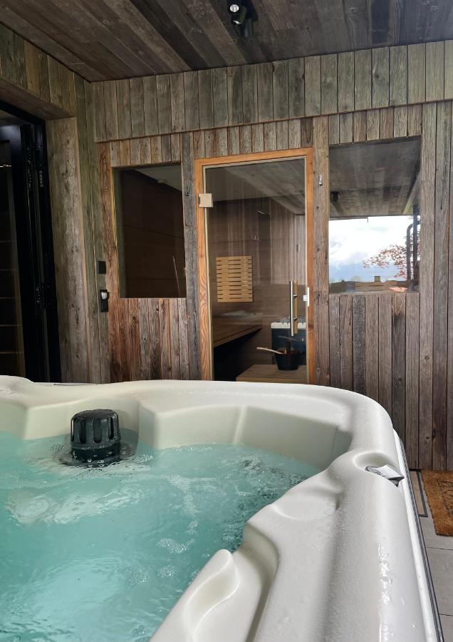 Penthouse Apartment with Whirlpool and Sauna