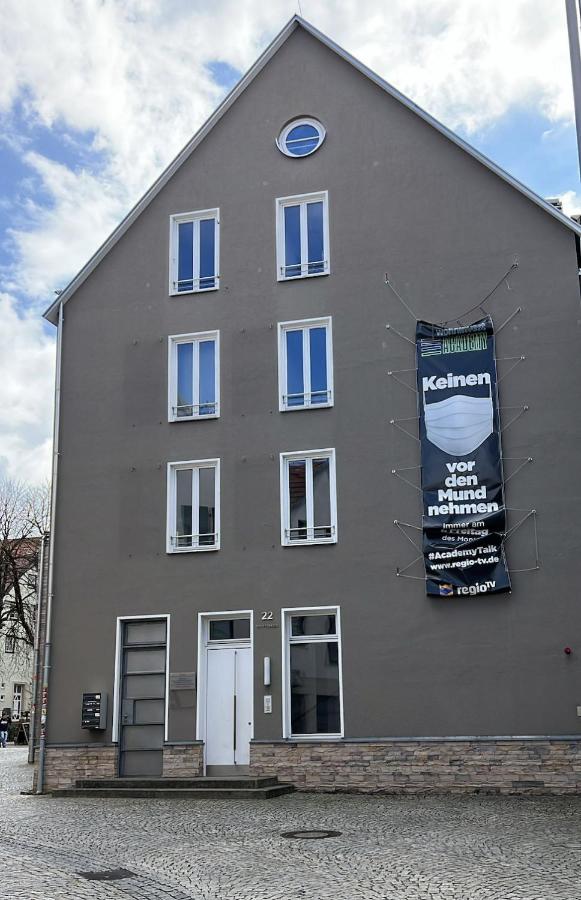 ROSIS HOME Geräumige Citywohnung im Herzen Schorndorfs - Ideal für Gruppen und Familen - B&B
