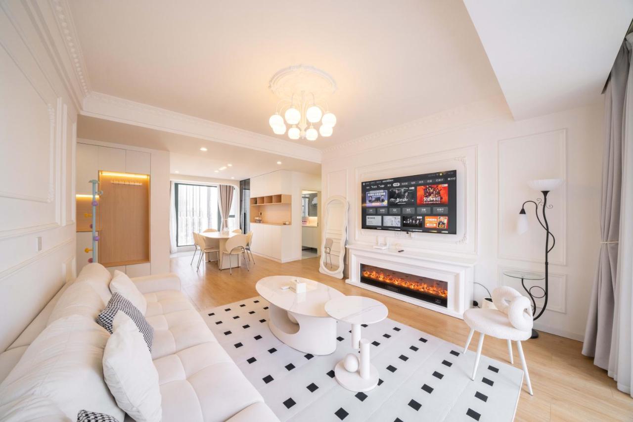 Apartamento de 4 dormitorios con balcón 