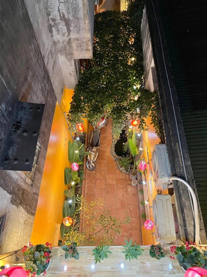 The Little Ha Noi 5 Bedrooms Large Yard Balcony - Bed and Breakfast Hanoi