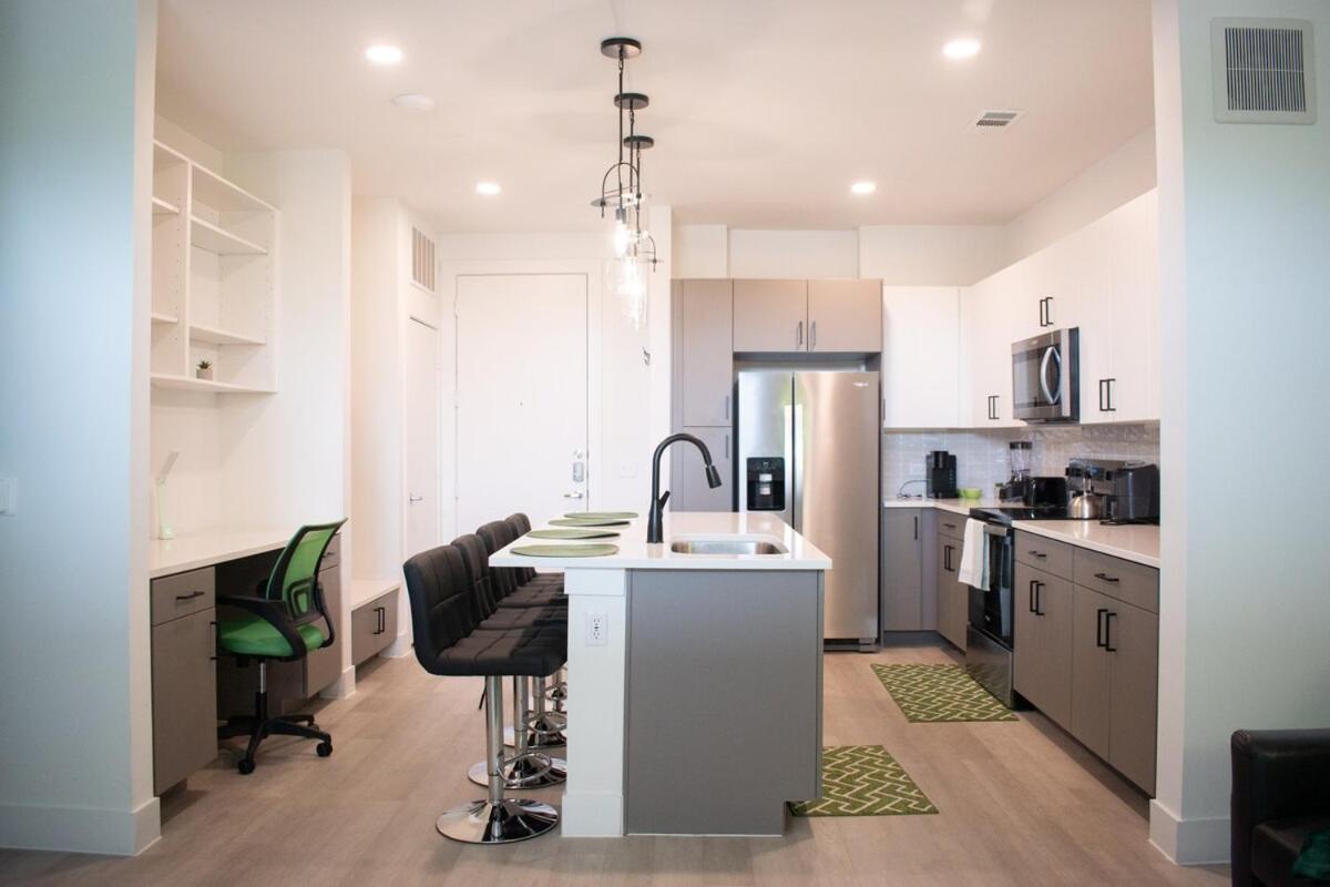 Casita Verde - 10' Domain - WiFi - Free Parking - B&B Austin