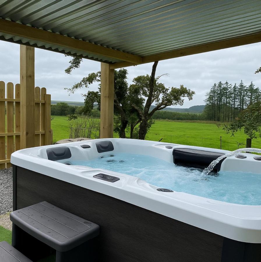 The Truck With Private Hot Tub - Forest View - B&B