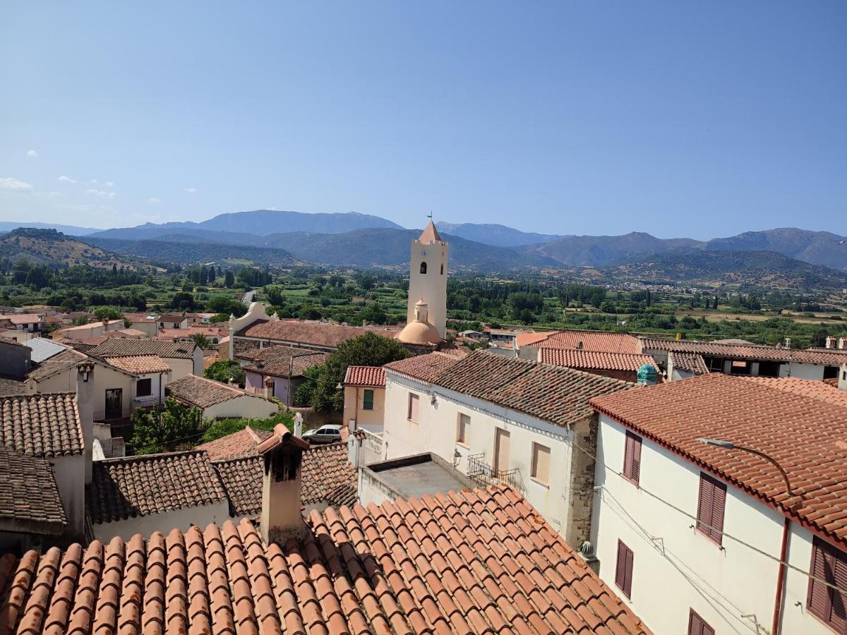 Family & Friends - Room 1 - Second Floor - shared bathroom - B&B Galtellì