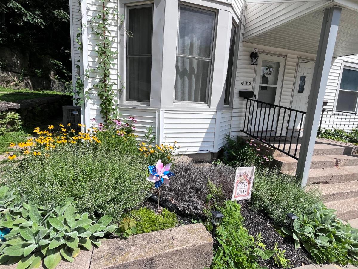 Relaxing Townhouse Downtown Dubuque - B&B