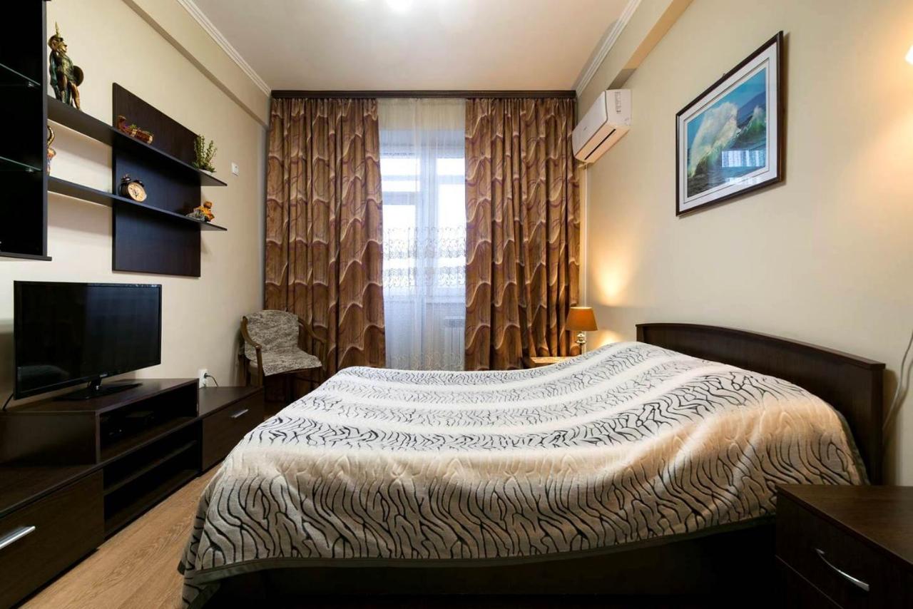 Nadezhda Apartments on Kazybek bi st. - Ferienwohnung Almaty