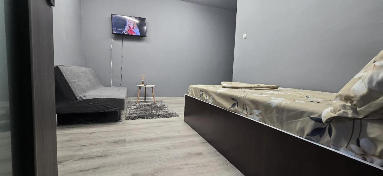 Adrian booking - B&B Bucarest