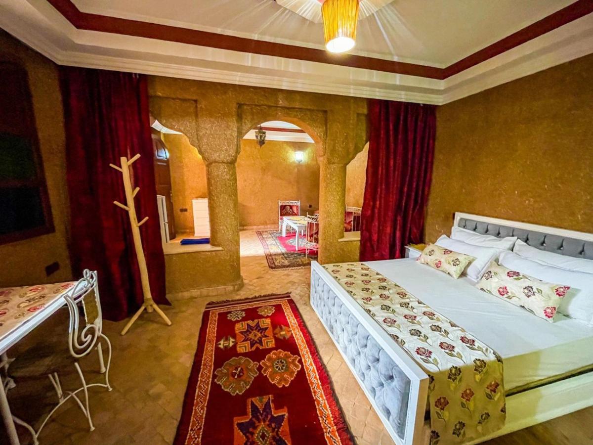 Deluxe Room (2 Adults + 1 Child)