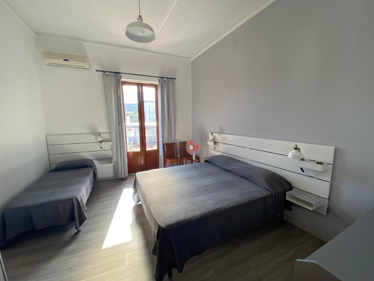 Dreibettzimmer mit eigenem externen Bad