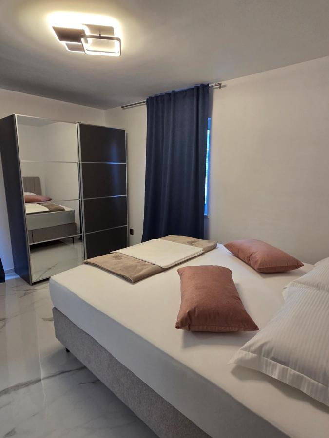 Apartment mit 3 Schlafzimmern und Balkon