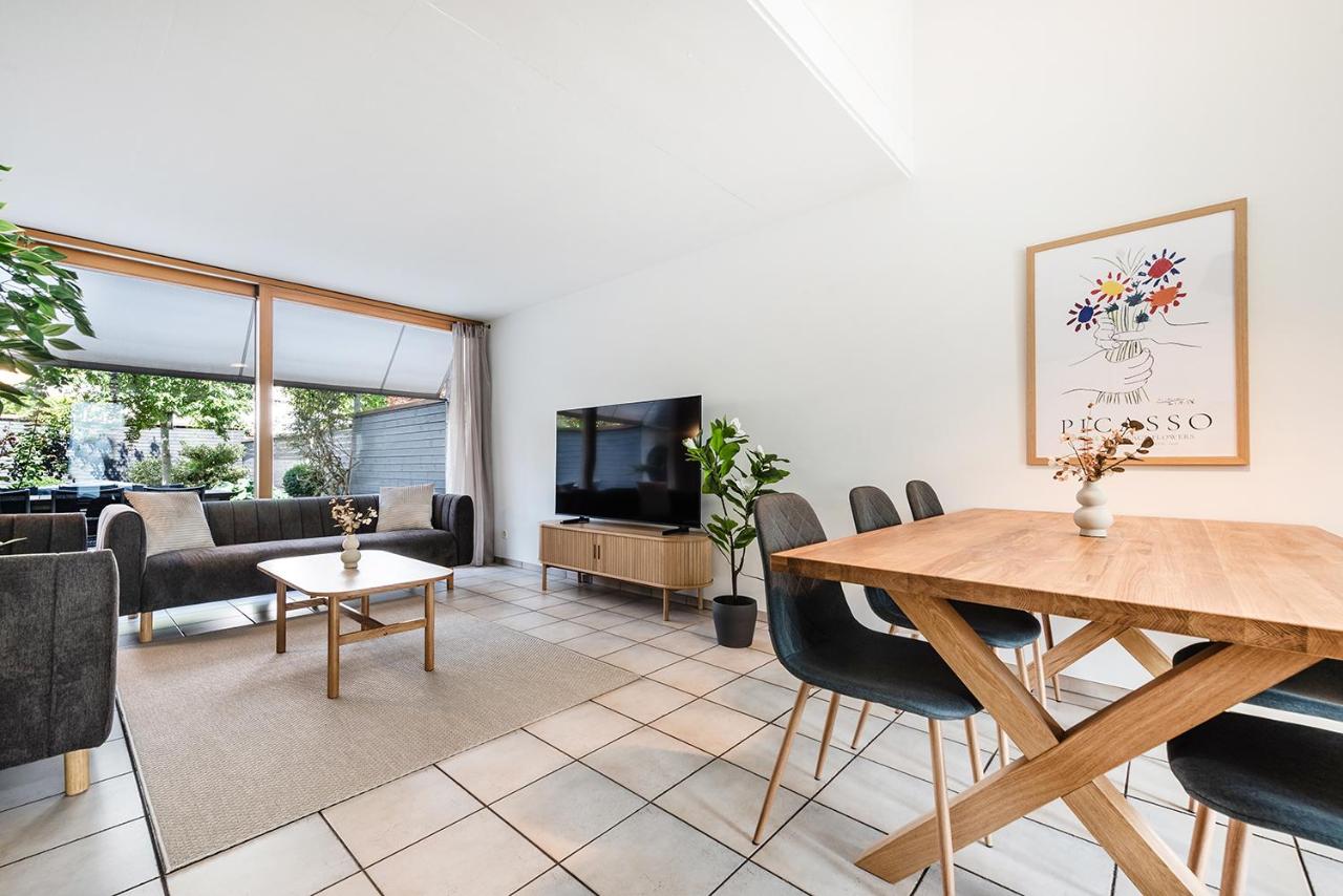 Haus mit Garten, Pool, Sauna und Parkplatz - B&B