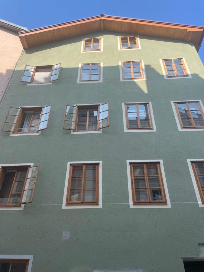 MIMIs Lakeside Apartment - NEWLY RENOVATED - B&B Gmunden