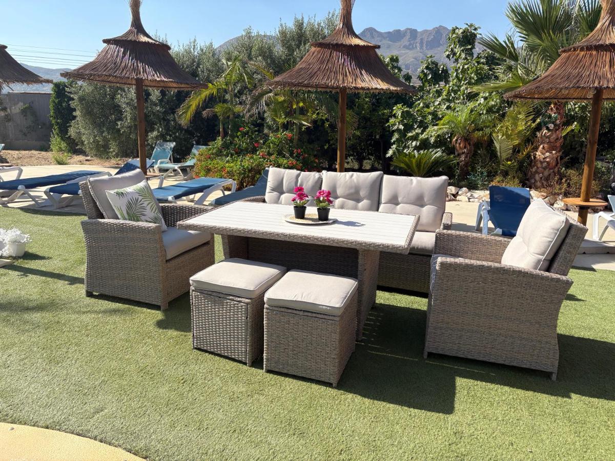 Villa Adelina en Turre, Almería, Villa de lujo con piscina privada cerca de las playas de Mojácar - B&B Turre