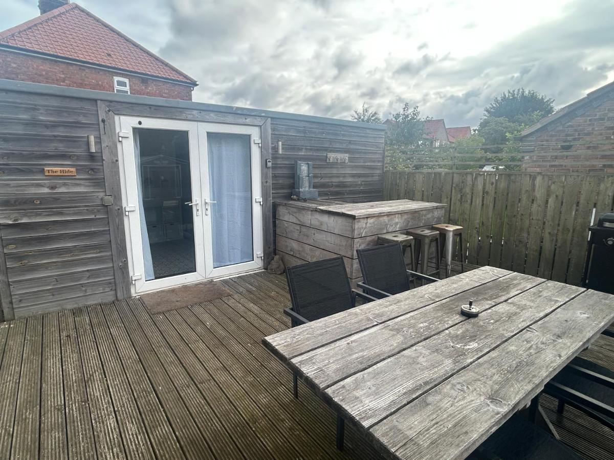 Peaceful Garden Cabin Stay in the Yorkshire Wolds - B&B