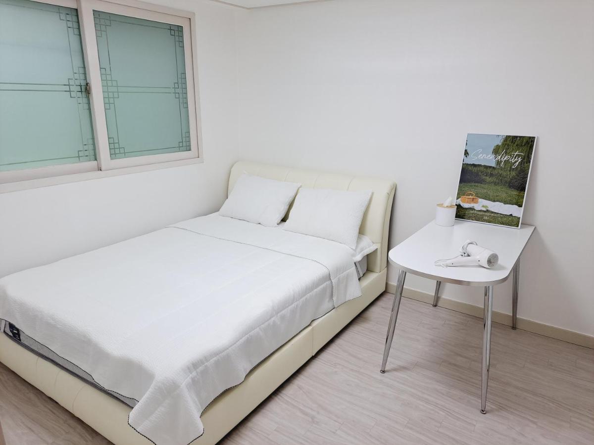 Pause Moment - B&B Seoul