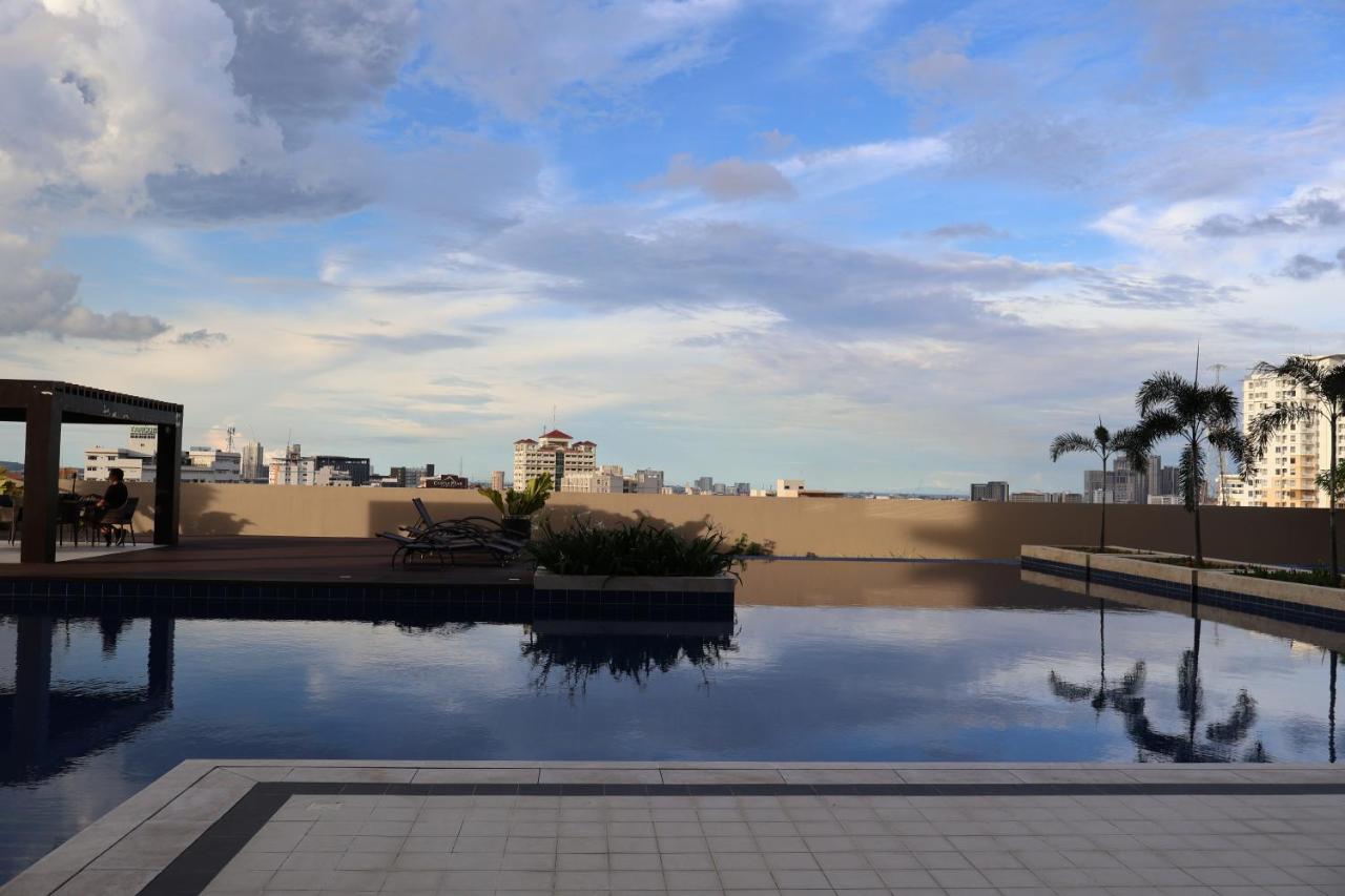 CEBU TAFT EAST GATE BY PandJ - Bed and Breakfast Cebu City