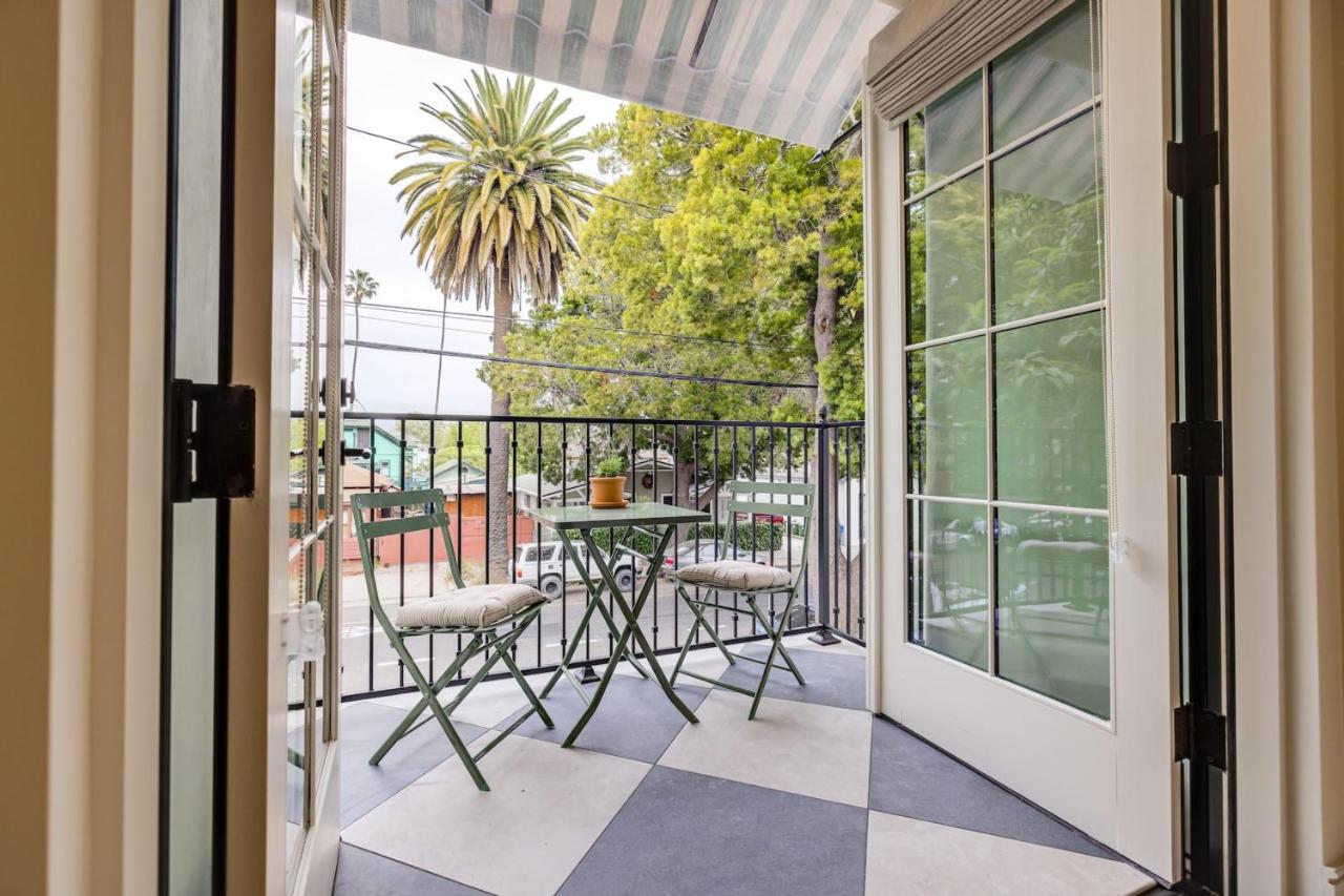 Two-Bedroom Deluxe Apartment with Balcony