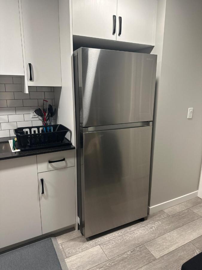 Newly Built 2-Bedroom, 2 full bath Basement Suite - B&B Calgary