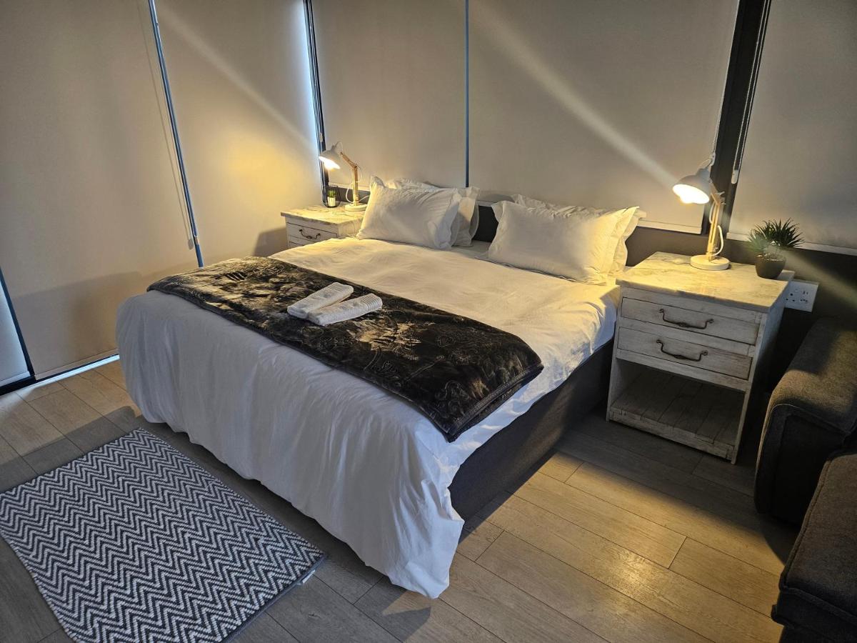 Deluxe King Studio