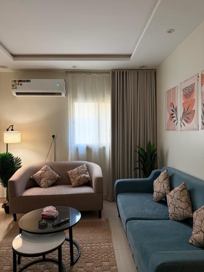 غرفة نوم وصالة انيقه بتصميم هادئ وجميل - B&B Riyad