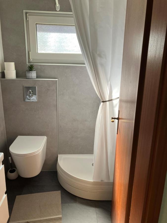 Apartment mit Dusche