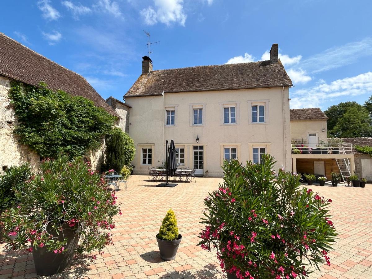 Gîte de Neufontaine, Maison à la campagne - B&B