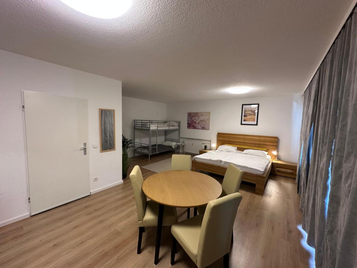 Deluxe One-Bedroom Apartment