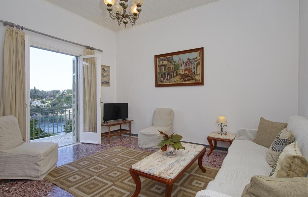 Panos Apartments - Bed and Breakfast Gáïos