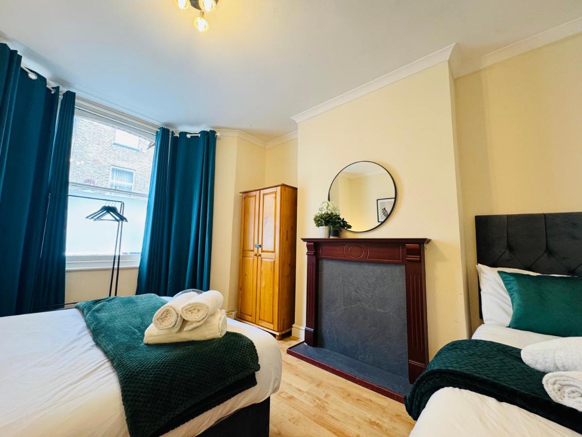 Falcon - 2 Bedroom Ground floor flat in Central London - B&B Londra