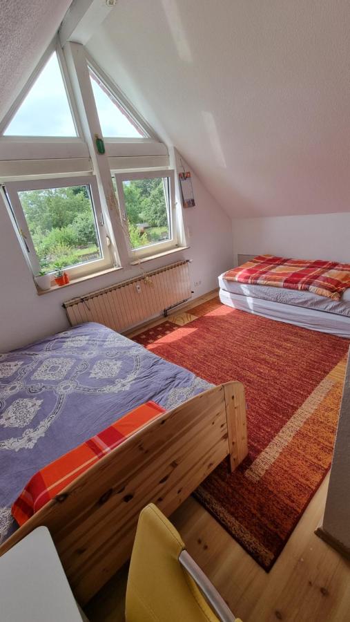 Helles Zimmer 18 qm in 6,5-Zi-Wohnung nähe Frankfurt, Hanau, Büdingen, Friedberg - Ferienwohnung Altenstadt