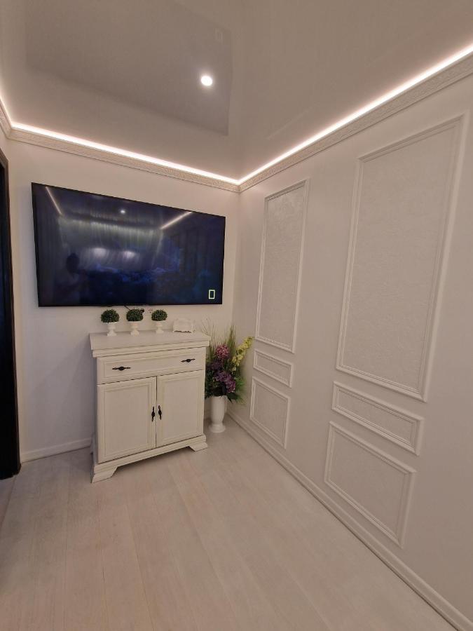 The Oasis - Retro Modern Vogue - B&B Riga