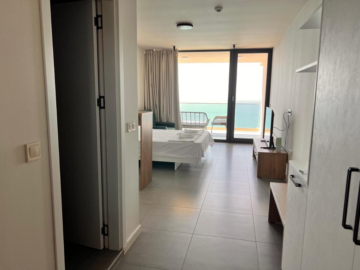 Estudio con vistas al mar