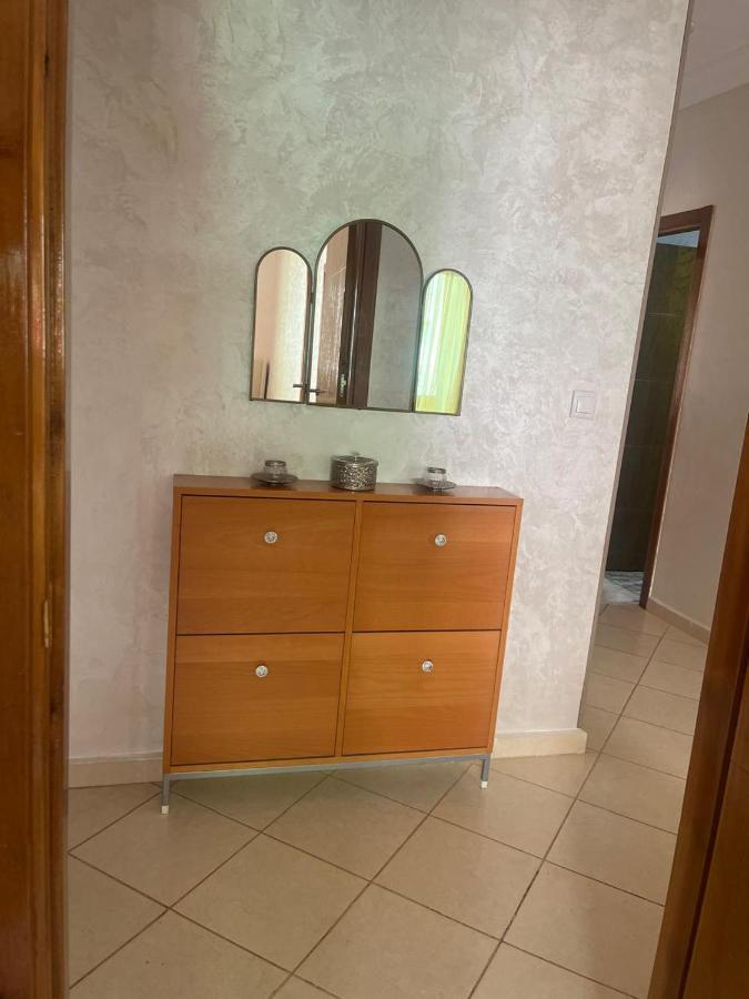 appartement 2 chambres et salon deux balcons de luxe avec piscine bien situé au centre de oued laou - B&B Oued Laou