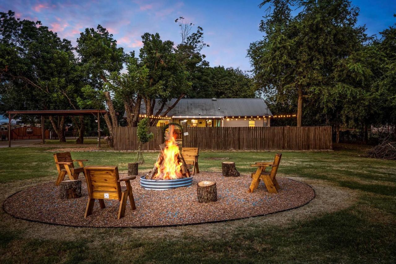 Peace, Space and Starry Nights Ranch Home in Azle - Chambres d’hôtes Azle