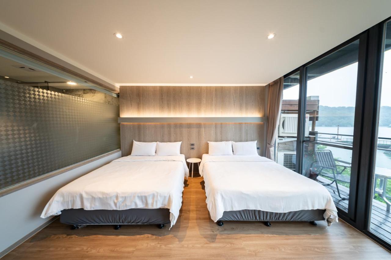 Standard Quadruple Room with Lake View