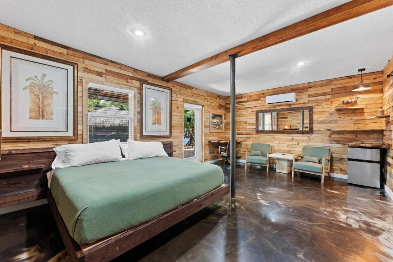 Pool Paradise - Gym, Sauna, Bar - Ferienwohnung Saint Petersburg