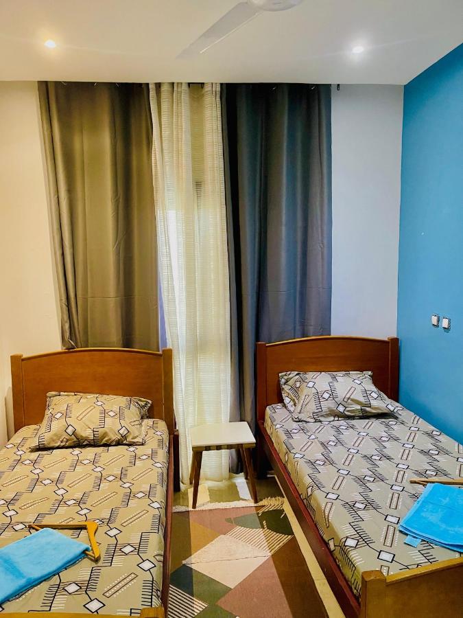 Doppel- oder Zweibettzimmer