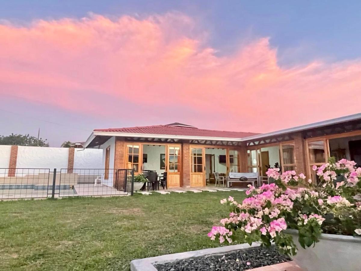 Finca turística CASA MARELLA Alojamiento Rural Pereira Risaralda - B&B Pereira