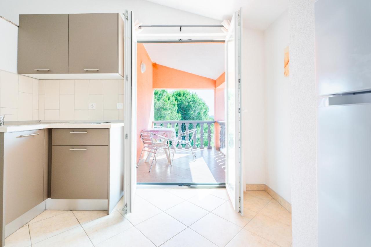 Apartment Vir Croatia - B&B Vir