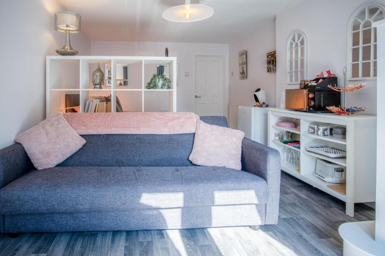 Portway Nook - 1 Bedroom Studio - Bishopston - B&B