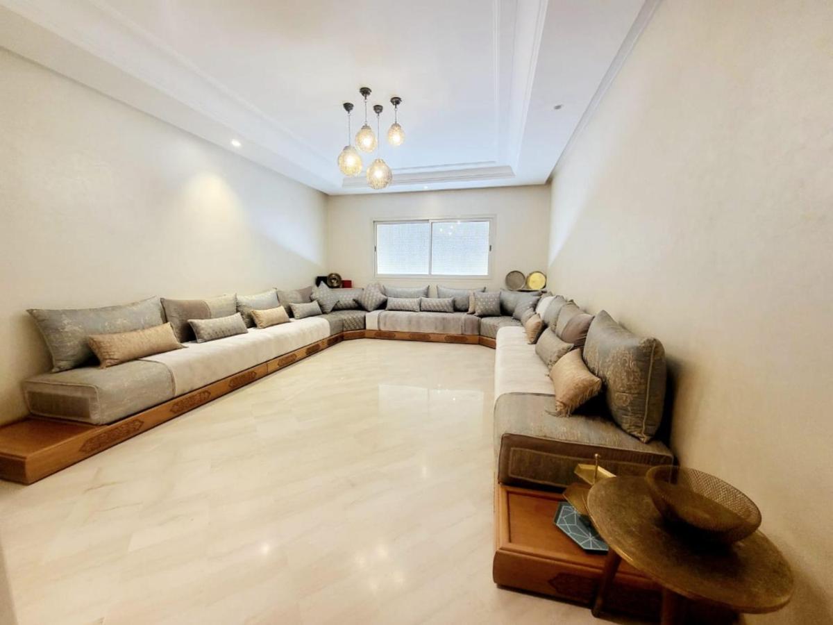 Cozy Room with Private Bathroom and Balcony - B&B Casablanca